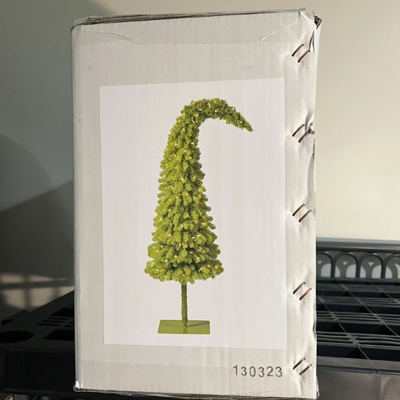 Grinch Christmas tree 5’ led light up hobby lobby! - Picture 3 of 4
